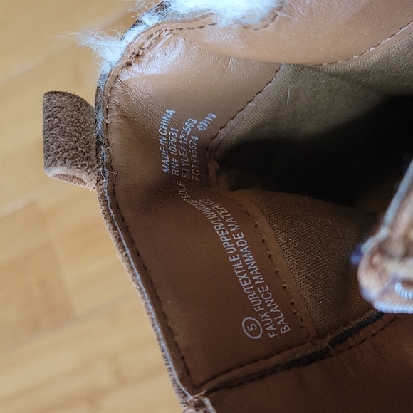 Size 5 boots - Picture 2 of 2